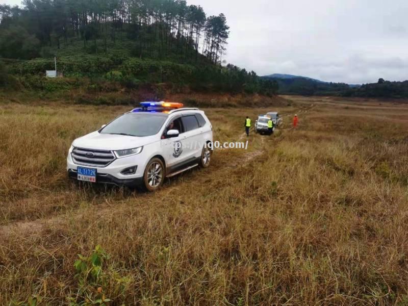 江南体育-沙尔克遭遇尴尬失利，陷入保级泥潭